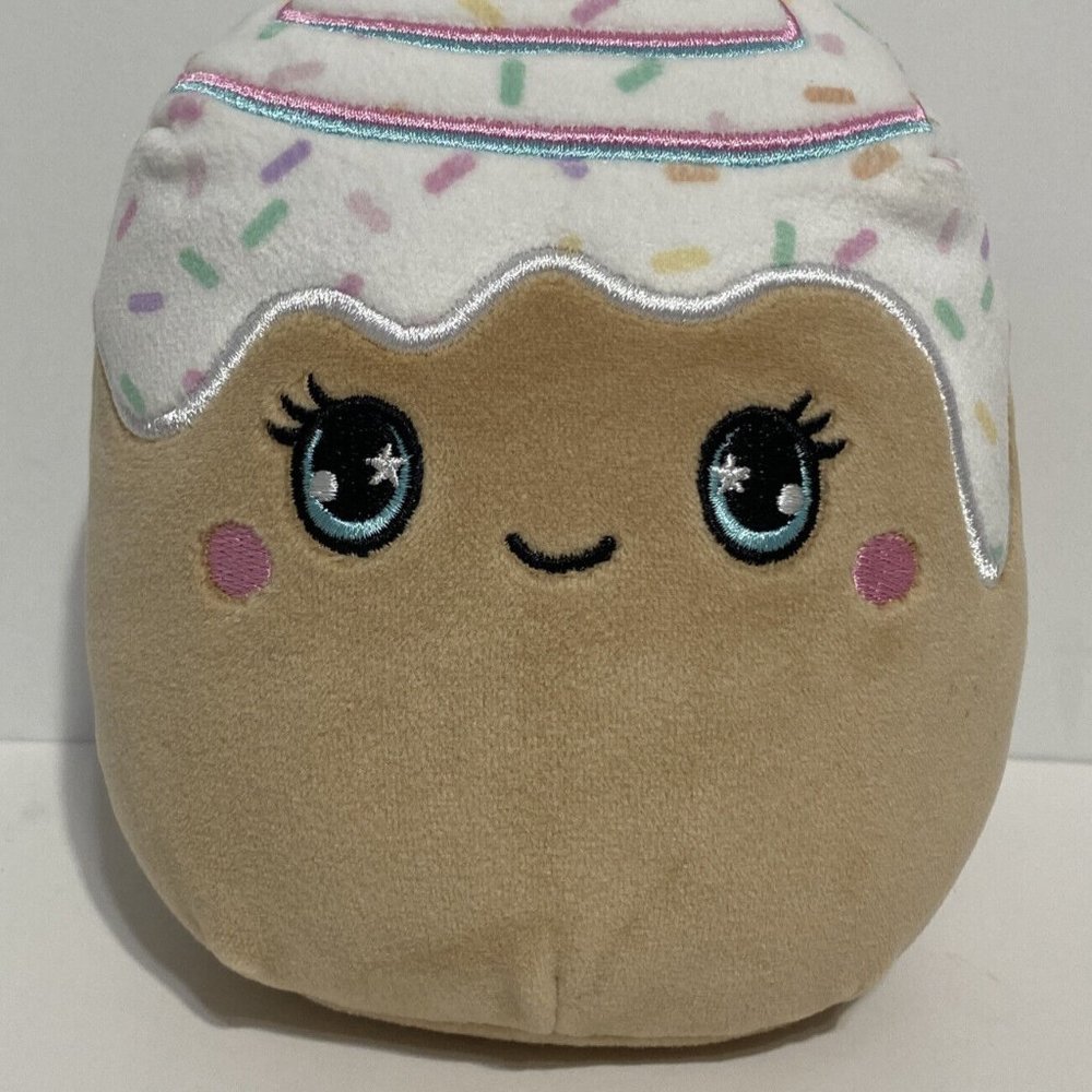 Squishmallows Mystery Scented Squad Chanel Cinnamon Roll Sprinkles 5" Plush Toy - Picture 3 of 10